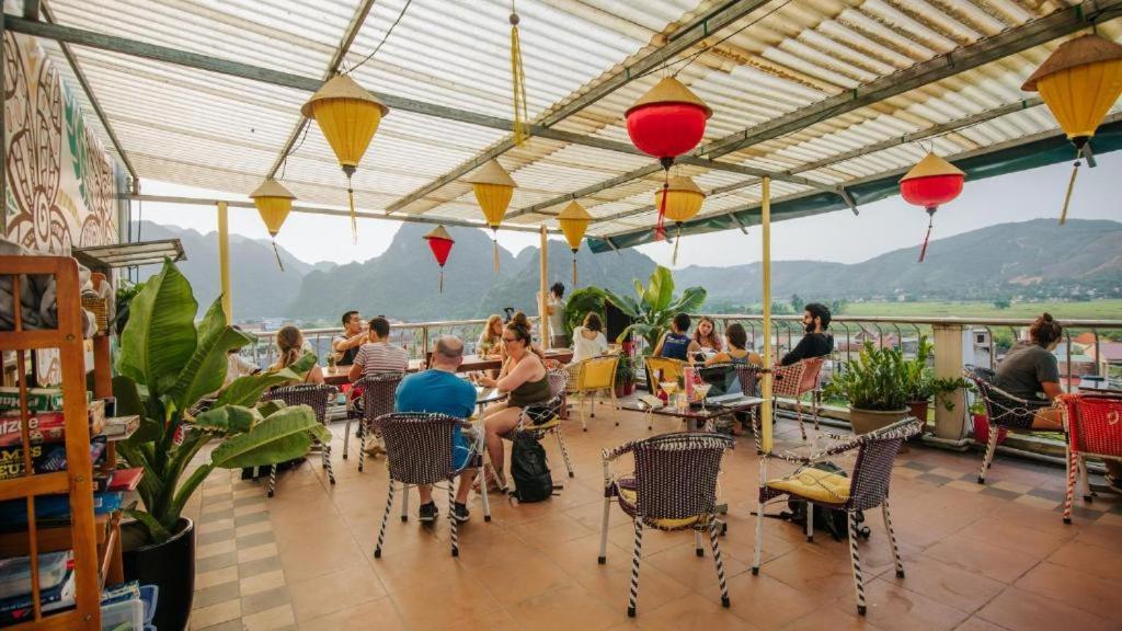 Phong Nha Jasmine Hostel & Roof Top Bar Εξωτερικό φωτογραφία